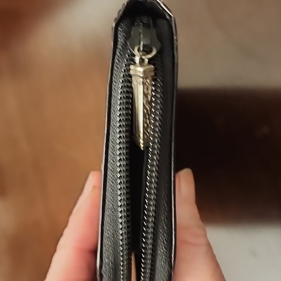 Brighton Cher zip wallet patent leather - Picture 5 of 9